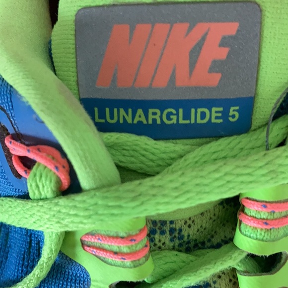 Nike running shoes - Picture 2 of 3